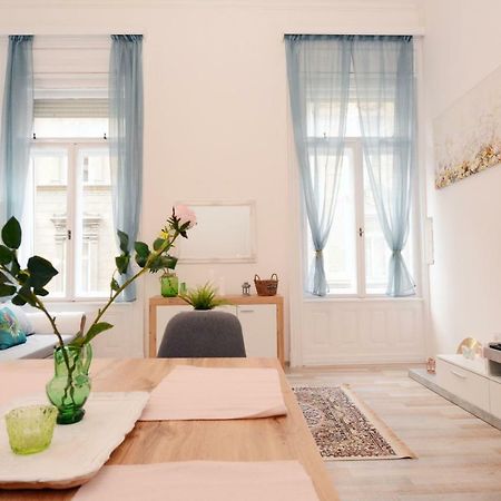 Lillybeth City Center Apartments Budapest Exteriör bild