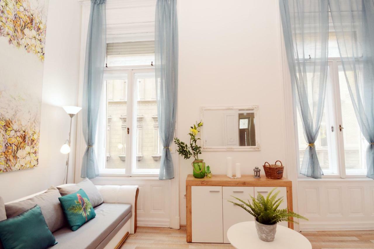 Lillybeth City Center Apartments Budapest Exteriör bild