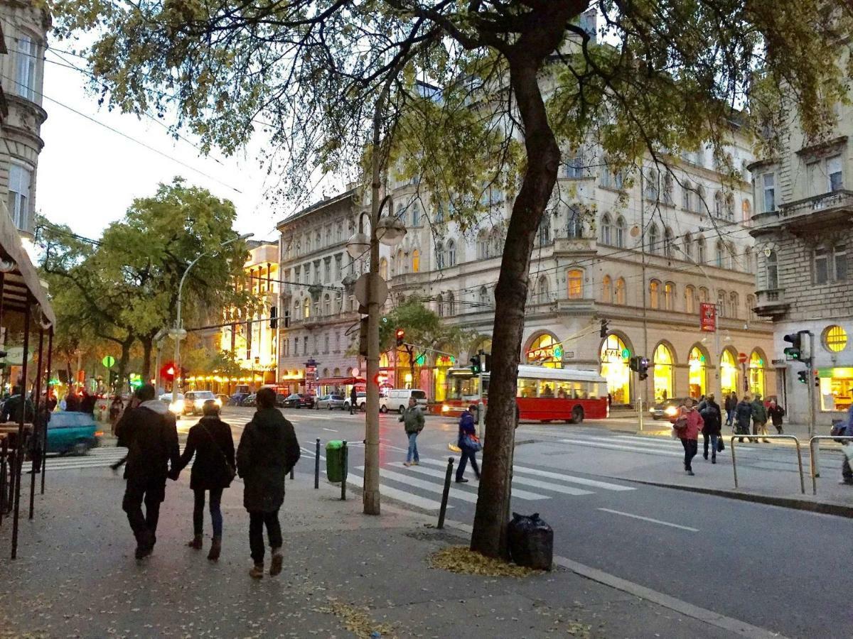Lillybeth City Center Apartments Budapest Exteriör bild